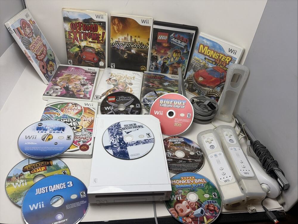 Wii Console RVL-001 Bundle W/18 Games, 2 Controllers, 1 Nunchucks, Works Great